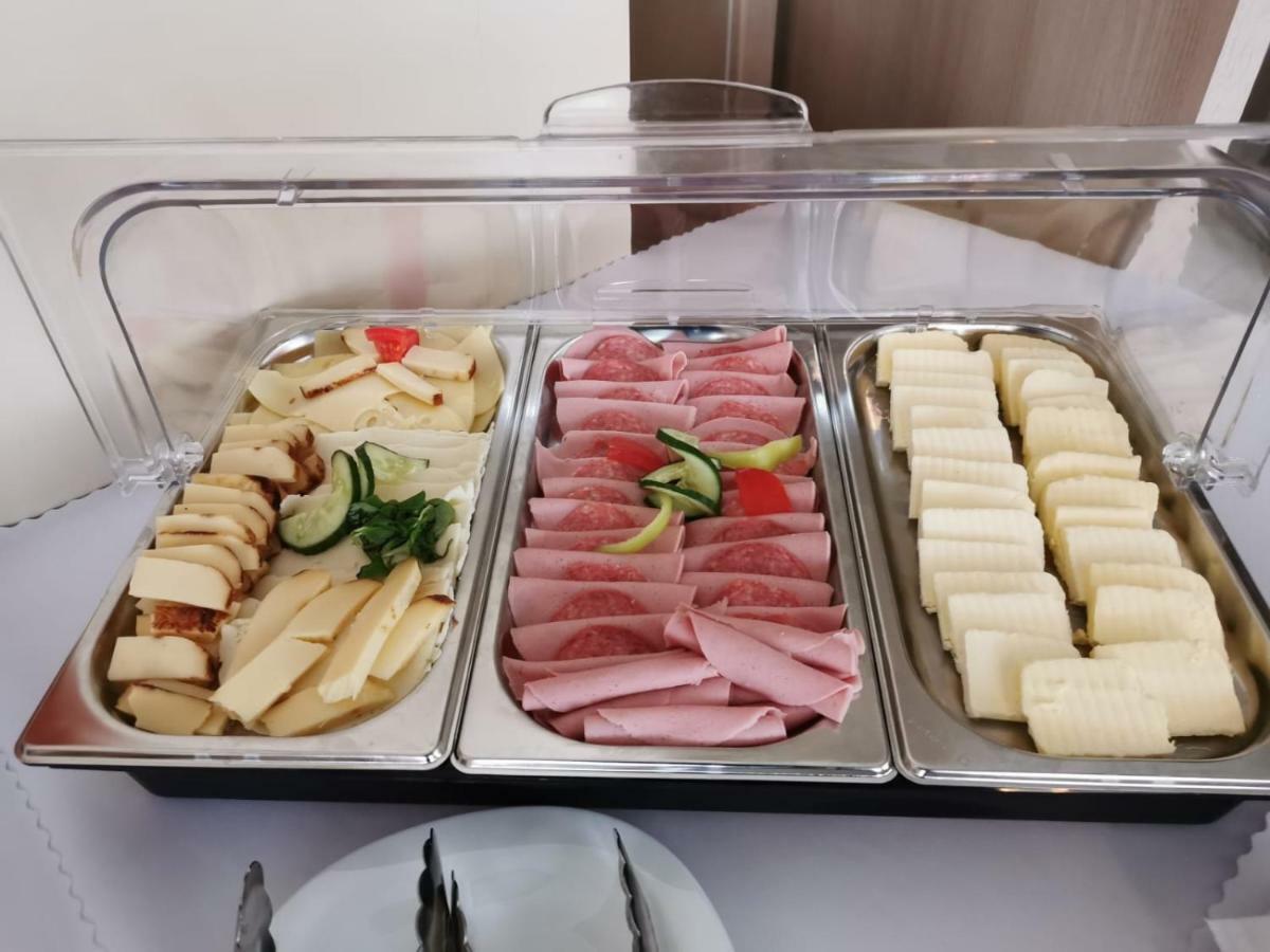 Hotel Poludnica Liptovsky Mikulas Luaran gambar