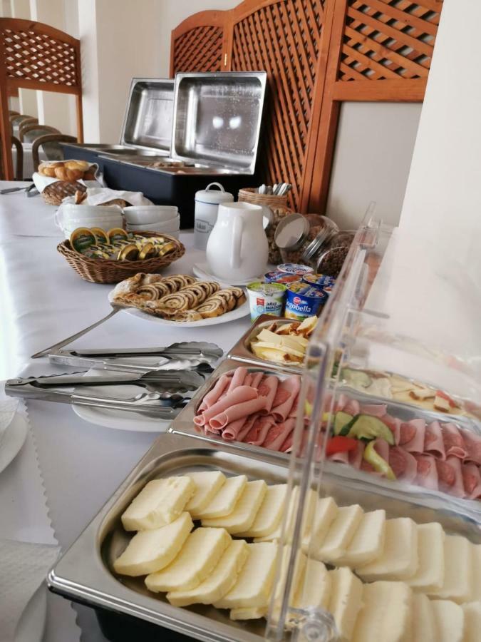Hotel Poludnica Liptovsky Mikulas Luaran gambar